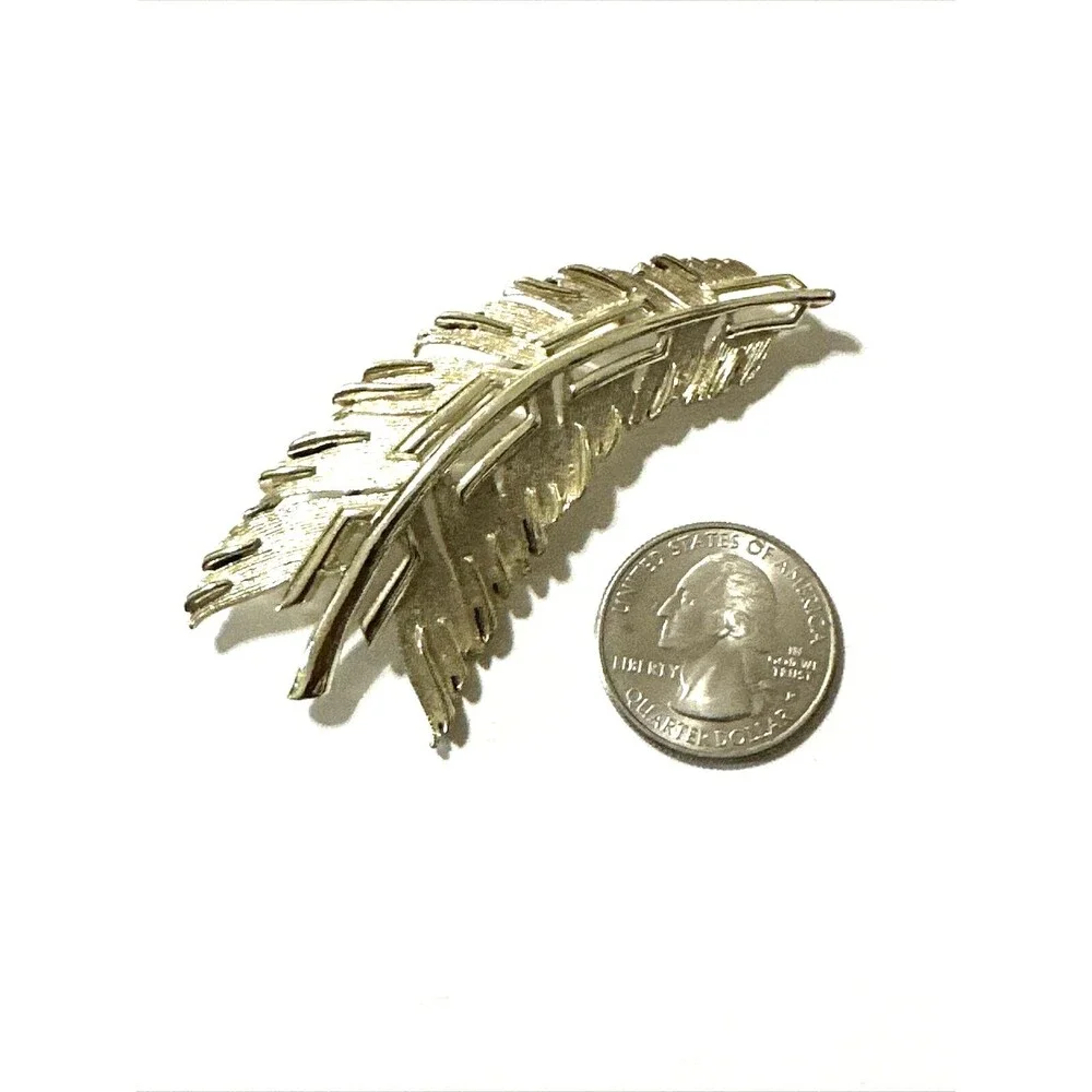 Vintage LISNER Feather Brooch Plume Pale Gold Silver Tone Mid Century Modern Pin